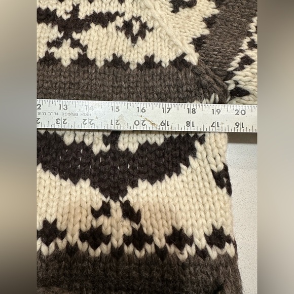 Vintage authentic Tuak Cowichan First Nations hand knit wool eagle coat/sweater - Picture 7 of 14